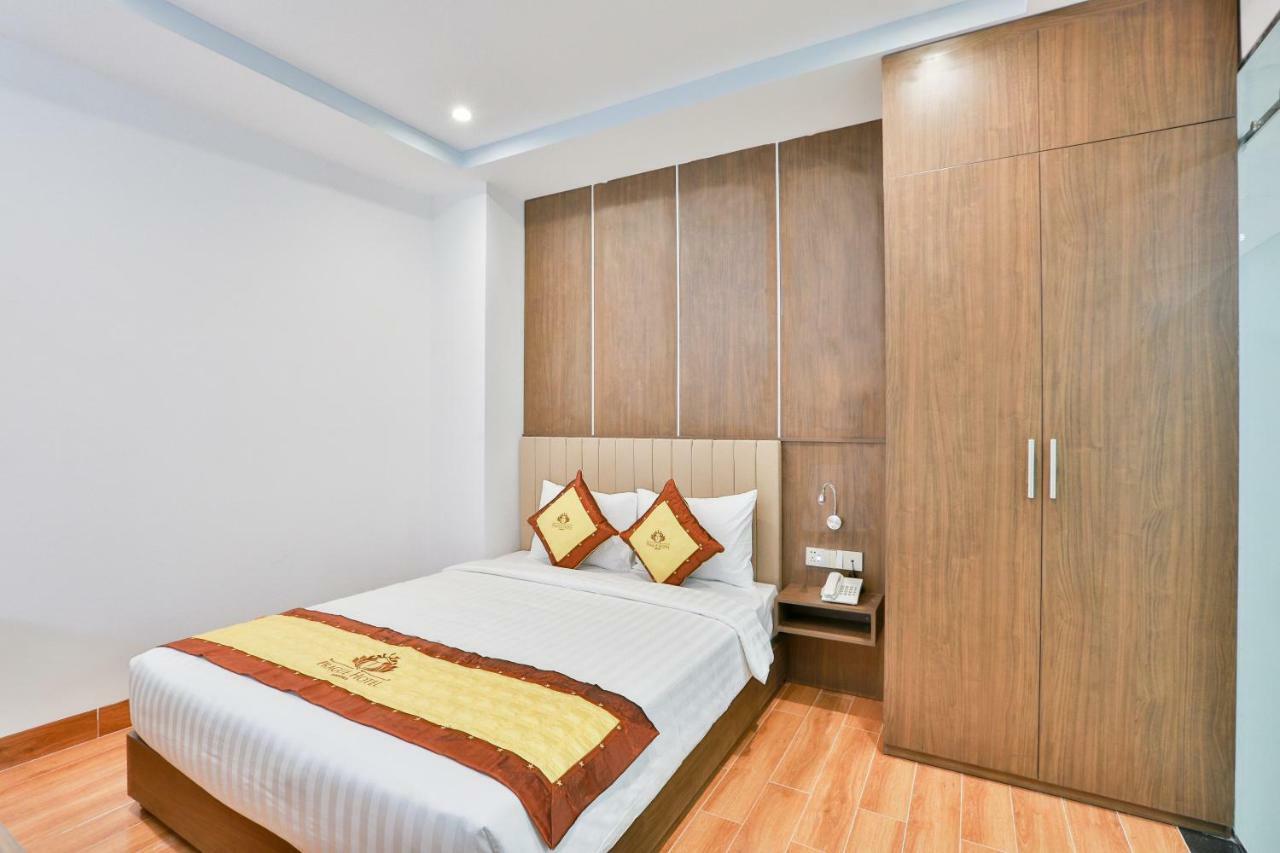 Khách sạn Prague Saigon Airport 3*